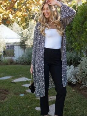 CARLY JEAN Daisy Floral Open-Front Long Cardigan Duster Kimono Black/White Small